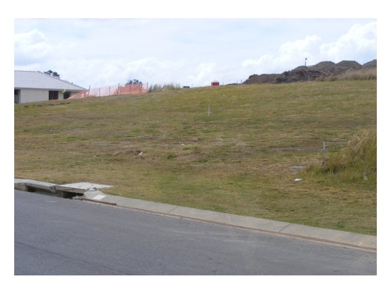 27 Presidential Avenue, Jones Hill QLD 4570