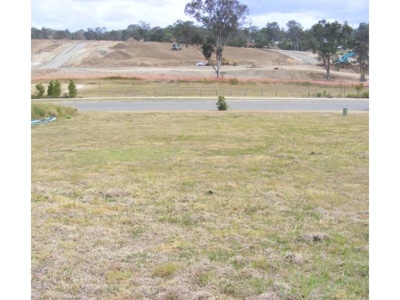 27 Presidential Avenue, Jones Hill QLD 4570