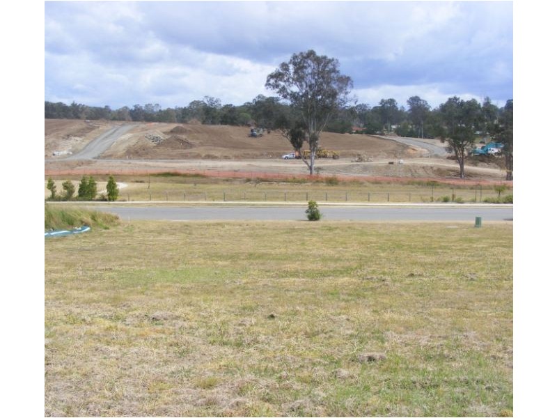 27 Presidential Avenue, Jones Hill QLD 4570