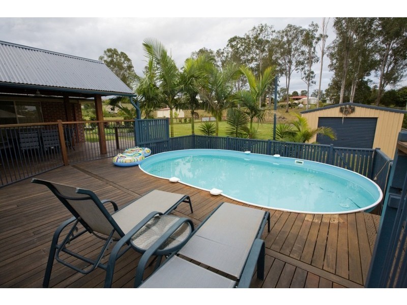 11 Oxford Court, Southside QLD 4570