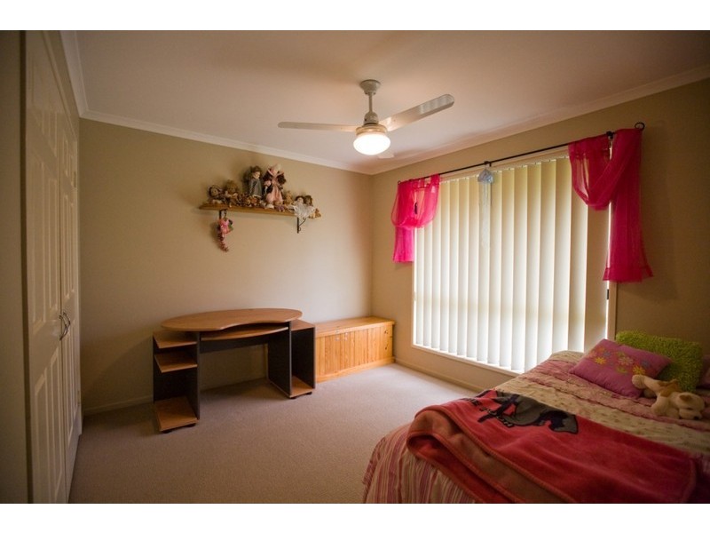 11 Oxford Court, Southside QLD 4570