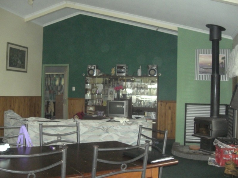 2 Henderson Road THE DAWN, Gympie QLD 4570