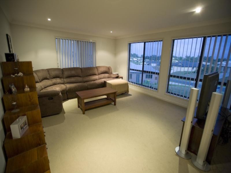 12 Moreton Court, Southside QLD 4570