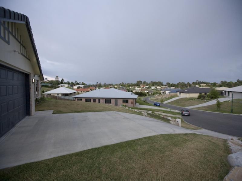 12 Moreton Court, Southside QLD 4570