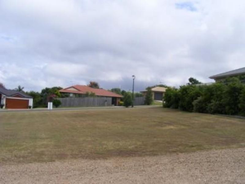 8 Bowlers Drive, Southside QLD 4570