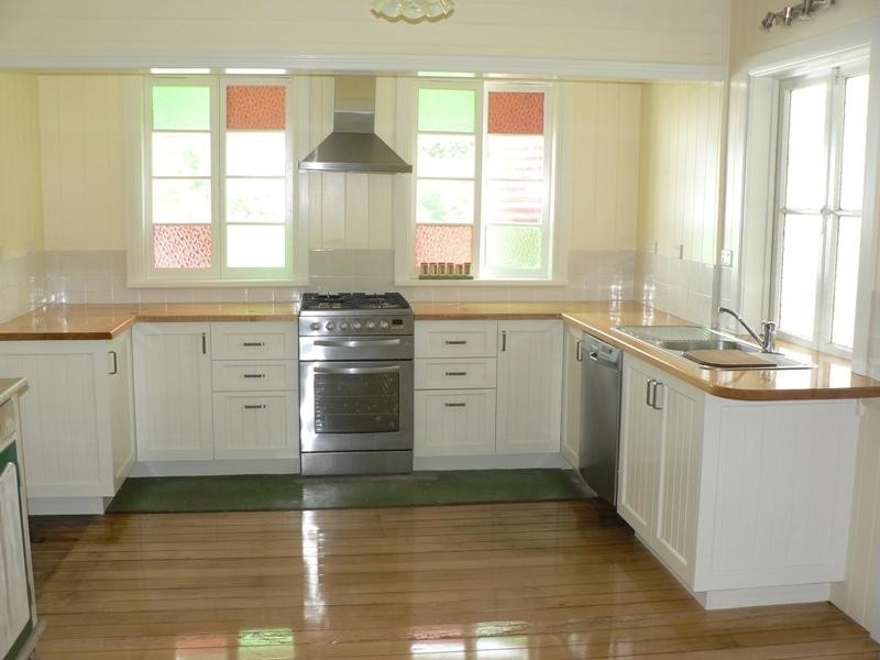 24 Caledonian Hill, Gympie QLD 4570