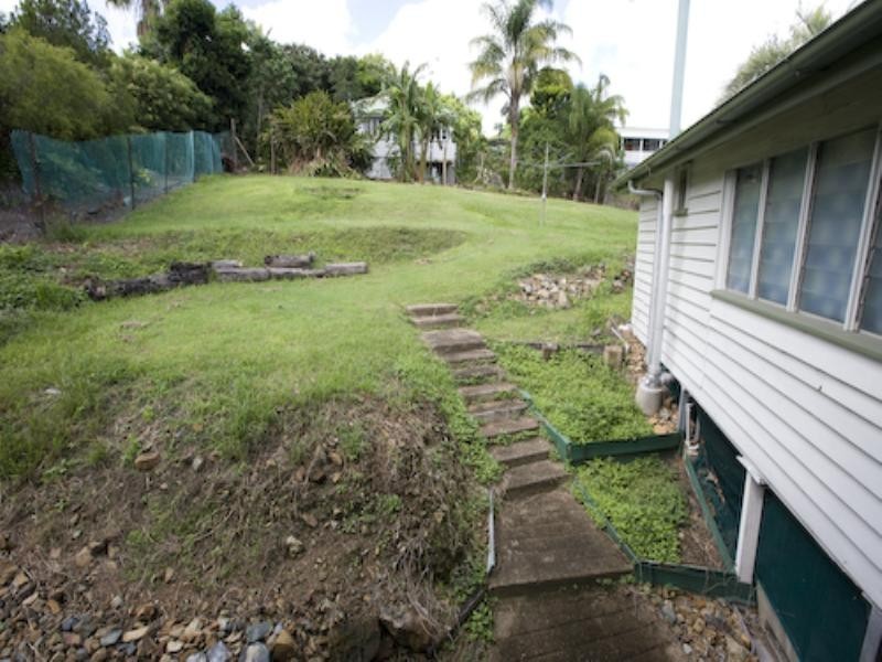 17 Caledonian Hill, Gympie QLD 4570