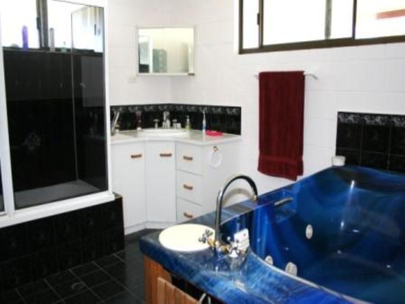 18 Endeavour Drive, Cooloola Cove QLD 4580