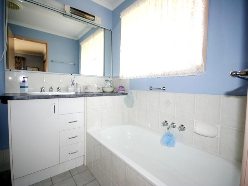 8 Cutty Sark Court, Cooloola Cove QLD 4580