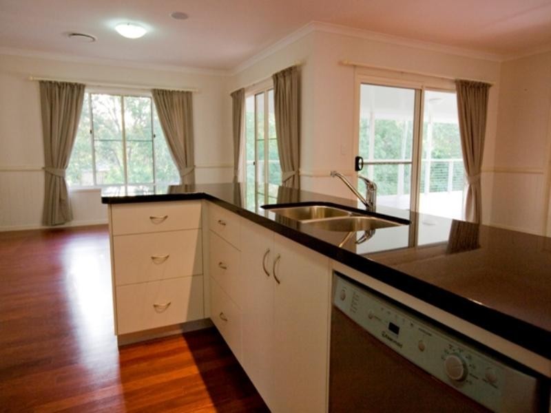 11 Topaz Court, Southside QLD 4570