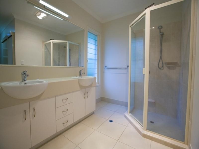 11 Topaz Court, Southside QLD 4570