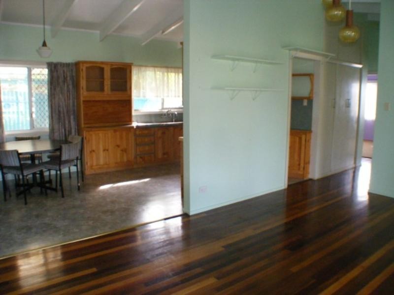 4 Gebbut Street, Southside QLD 4570