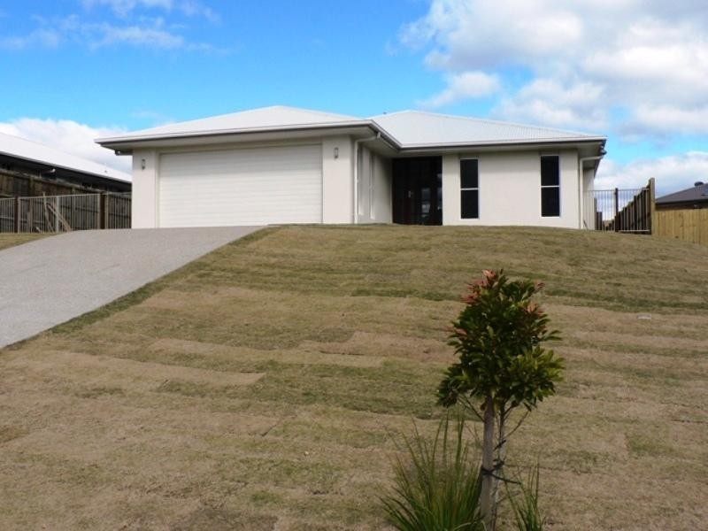 4 Chairmans Close, Jones Hill QLD 4570