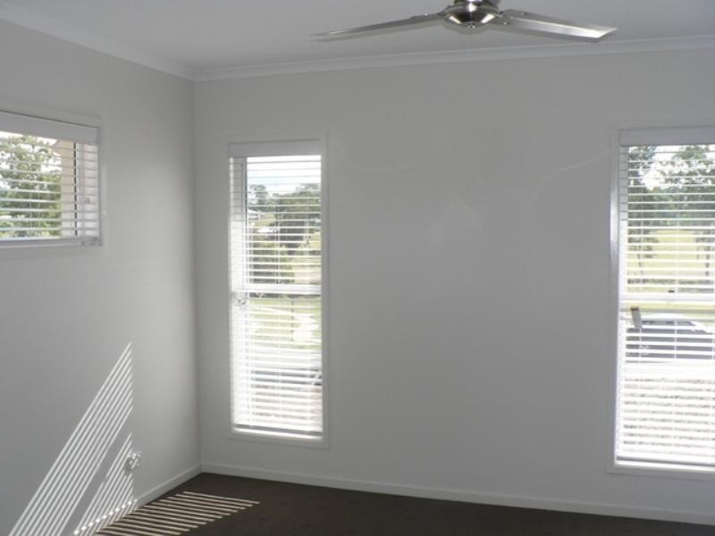 4 Chairmans Close, Jones Hill QLD 4570