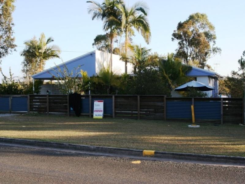 72 Bayside Road, Cooloola Cove QLD 4580