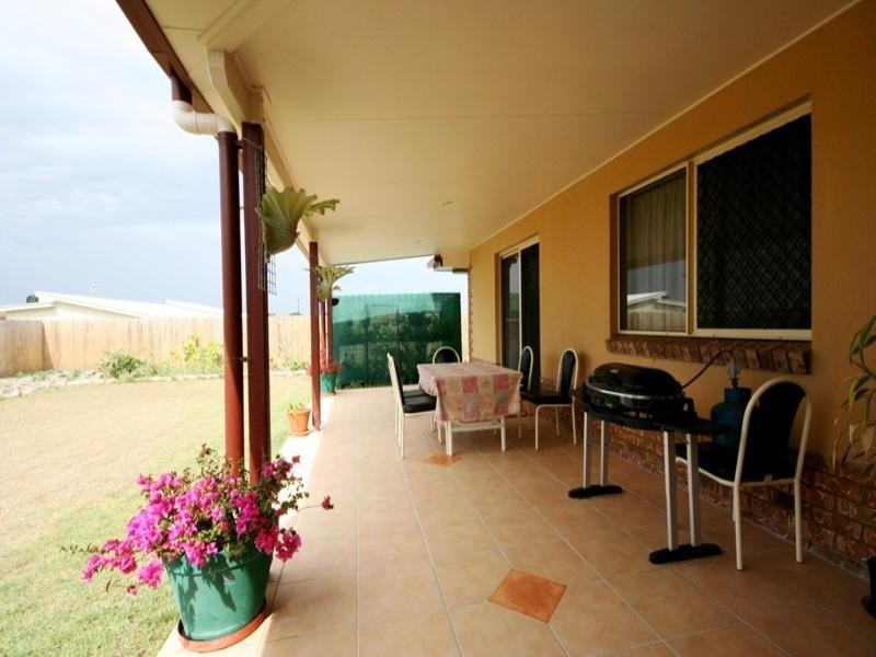 28 Dianella Circuit, Cooloola Cove QLD 4580