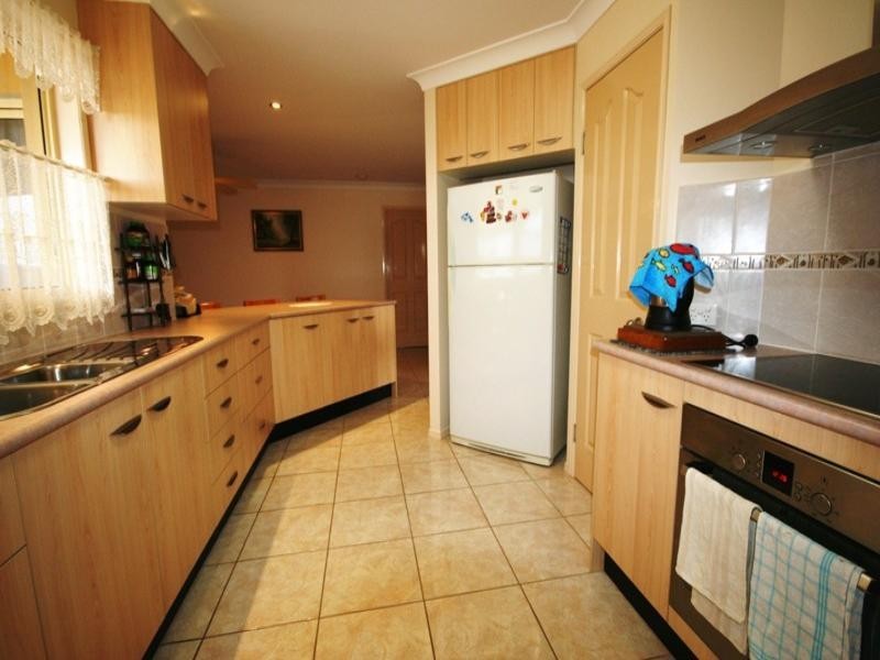 28 Dianella Circuit, Cooloola Cove QLD 4580