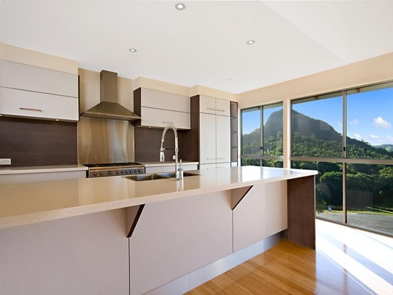 16 Omaroo Place, Cooran QLD 4569