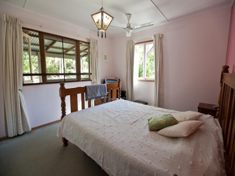 12 Heaviside Street, Neerdie QLD 4570