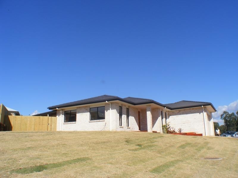 2 Chairmans Close, Jones Hill QLD 4570