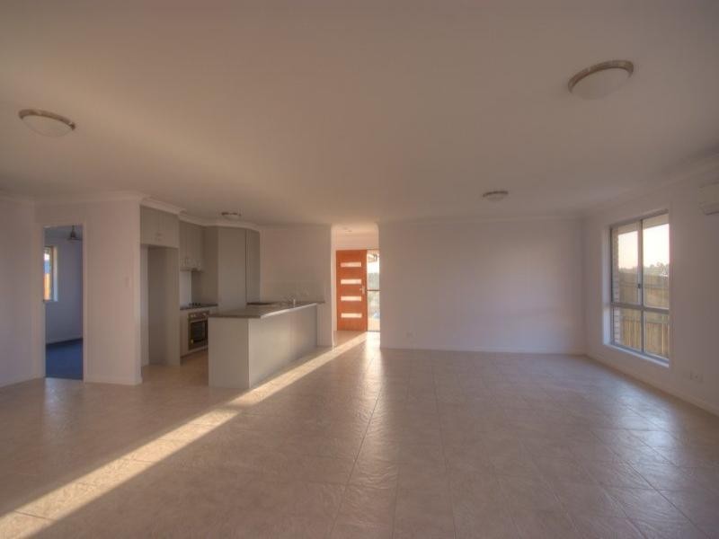 12 Managers Court, Jones Hill QLD 4570