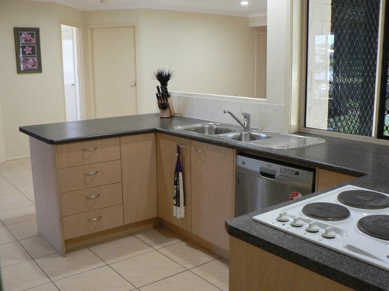 10 Bishop Court, Southside QLD 4570