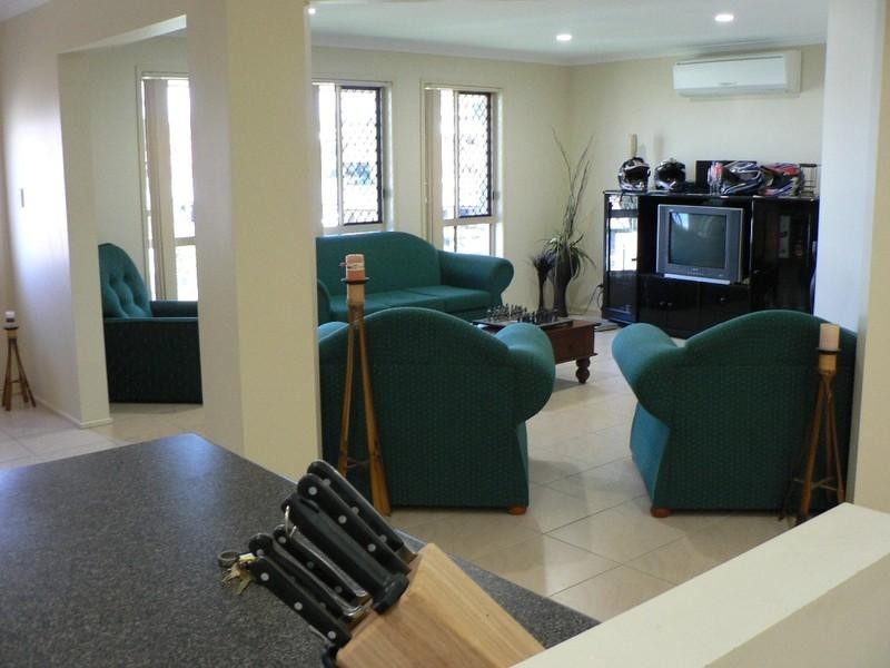 10 Bishop Court, Southside QLD 4570