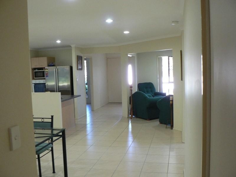 10 Bishop Court, Southside QLD 4570