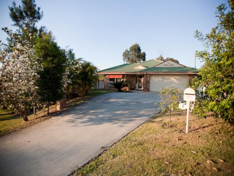 2 Henry Parkes, Southside QLD 4570