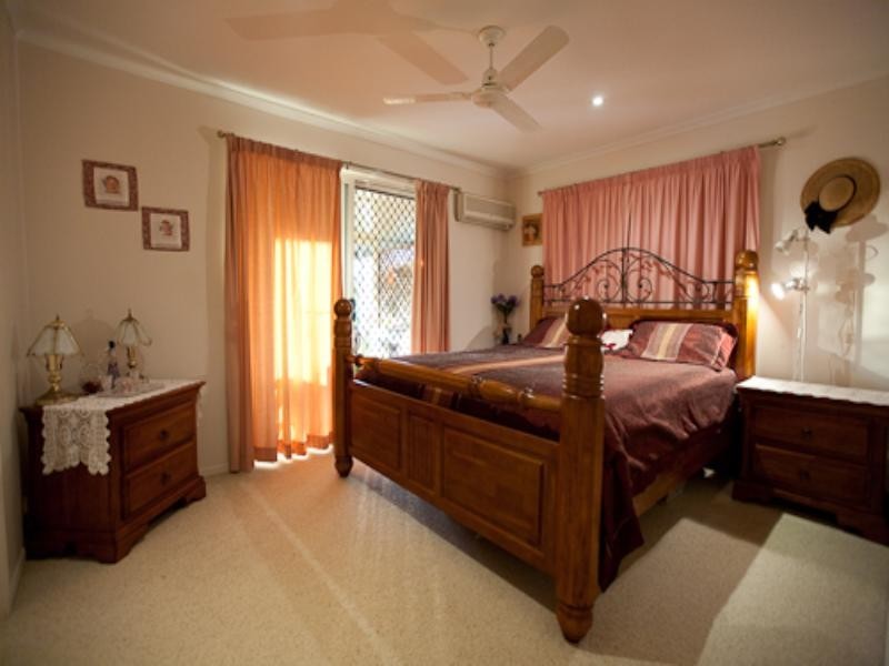 2 Henry Parkes, Southside QLD 4570