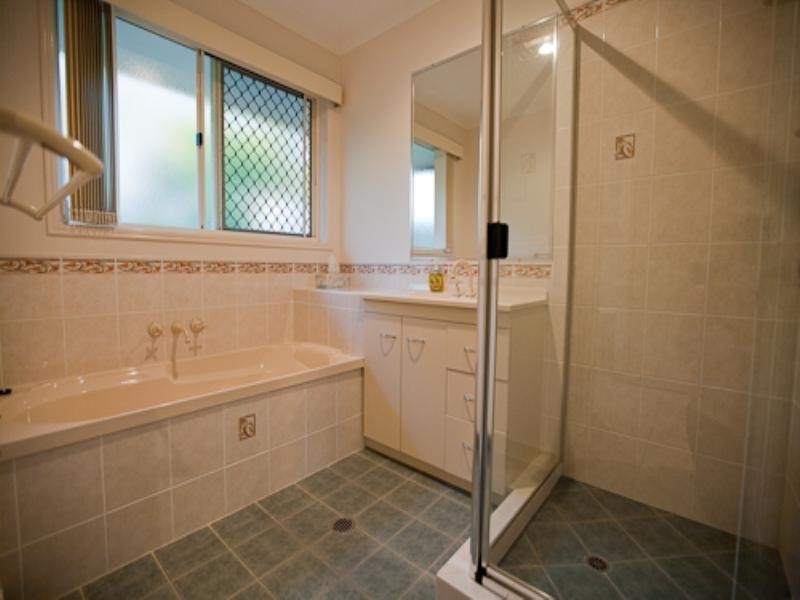 2 Henry Parkes, Southside QLD 4570