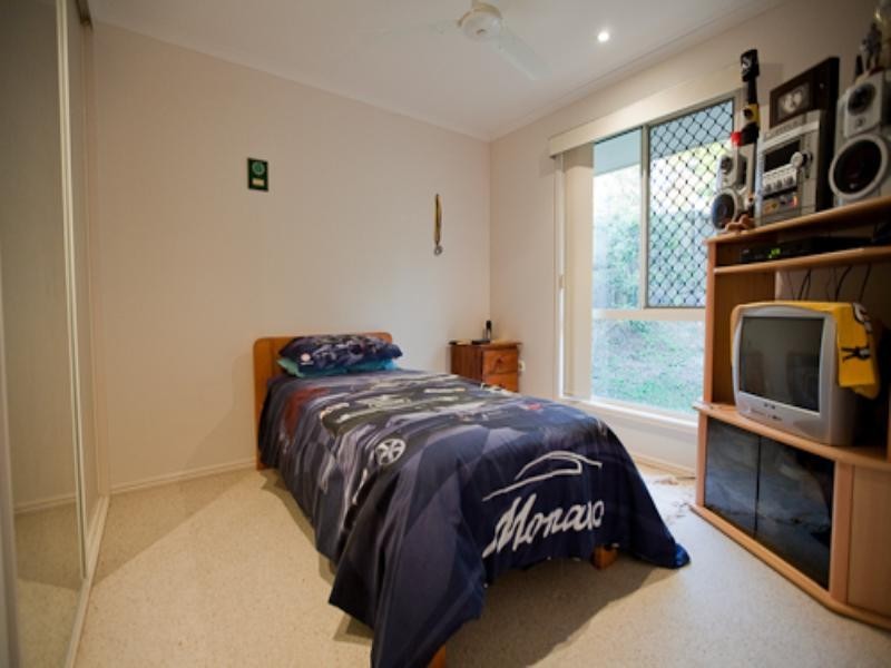 2 Henry Parkes, Southside QLD 4570