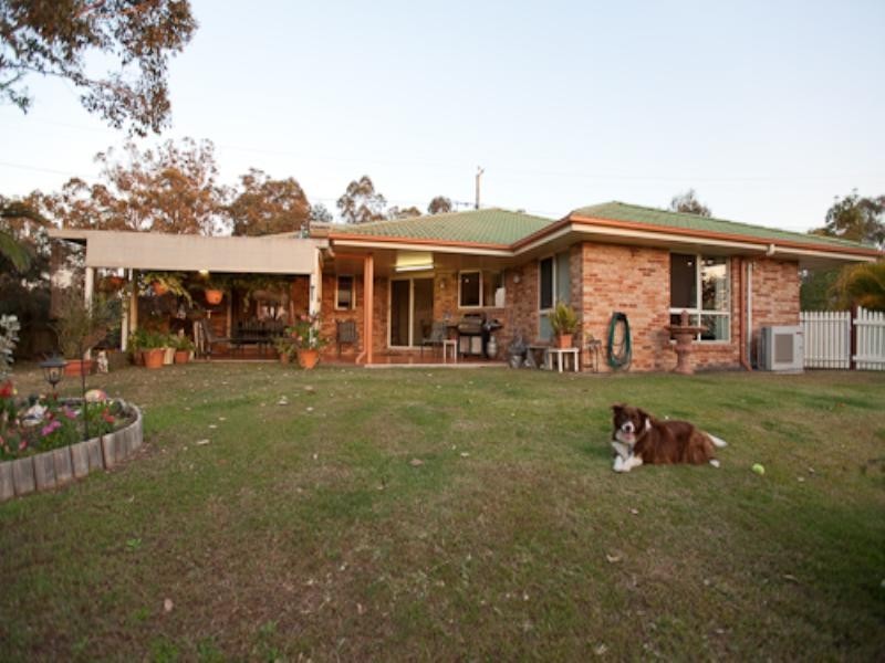2 Henry Parkes, Southside QLD 4570