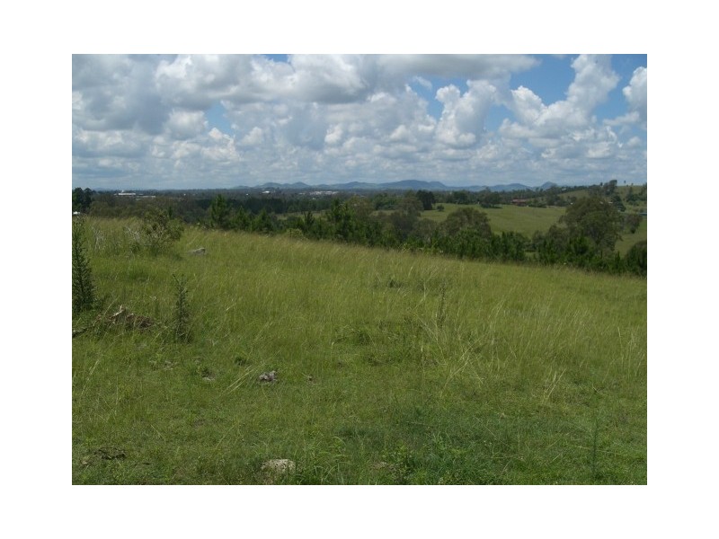 9a Bruce Highway, Chatsworth QLD 4570