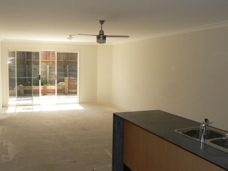 16 Hilltop Avenue, Southside QLD 4570