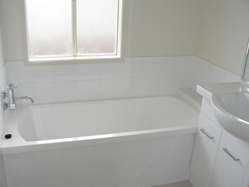 16 Hilltop Avenue, Southside QLD 4570