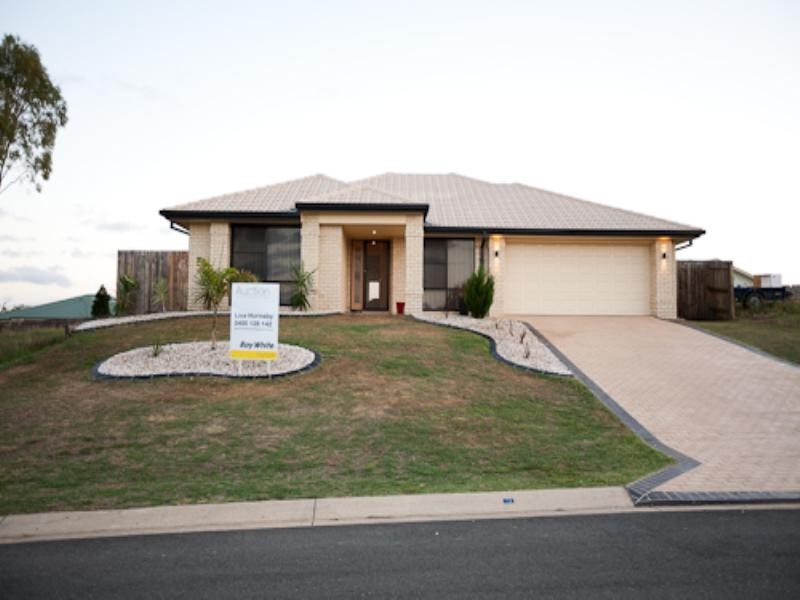 13 Hilltop Avenue, Southside QLD 4570