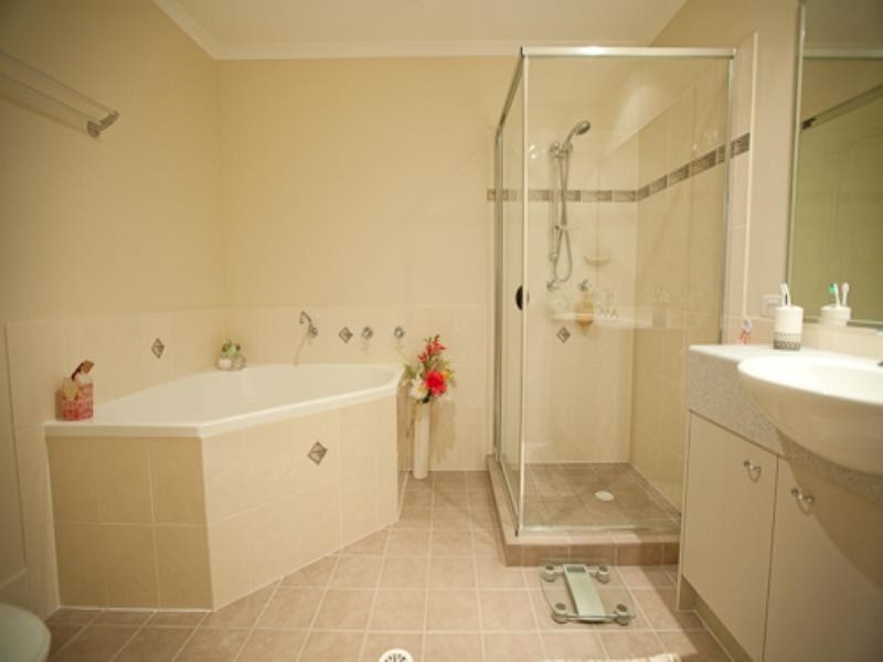 13 Hilltop Avenue, Southside QLD 4570