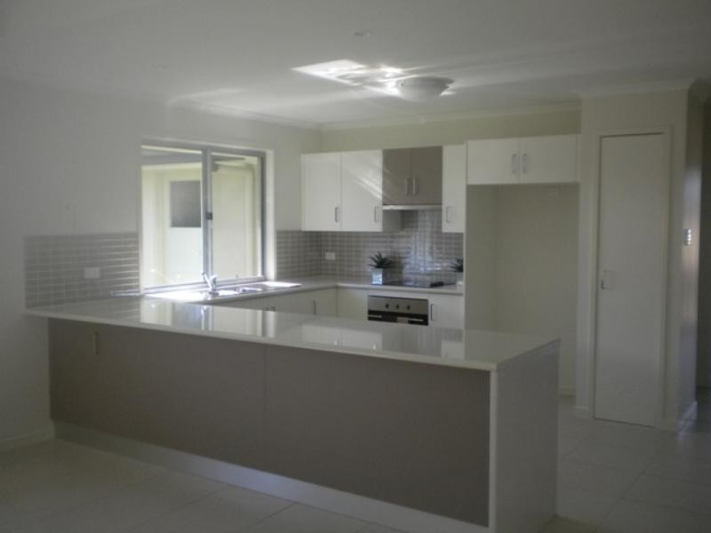 12 Eaglehawk Drive, Southside QLD 4570