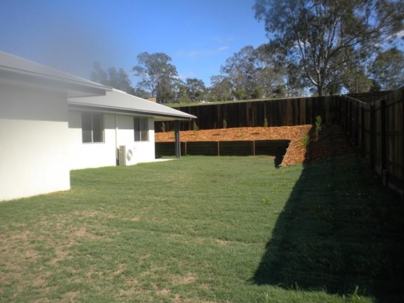 12 Eaglehawk Drive, Southside QLD 4570