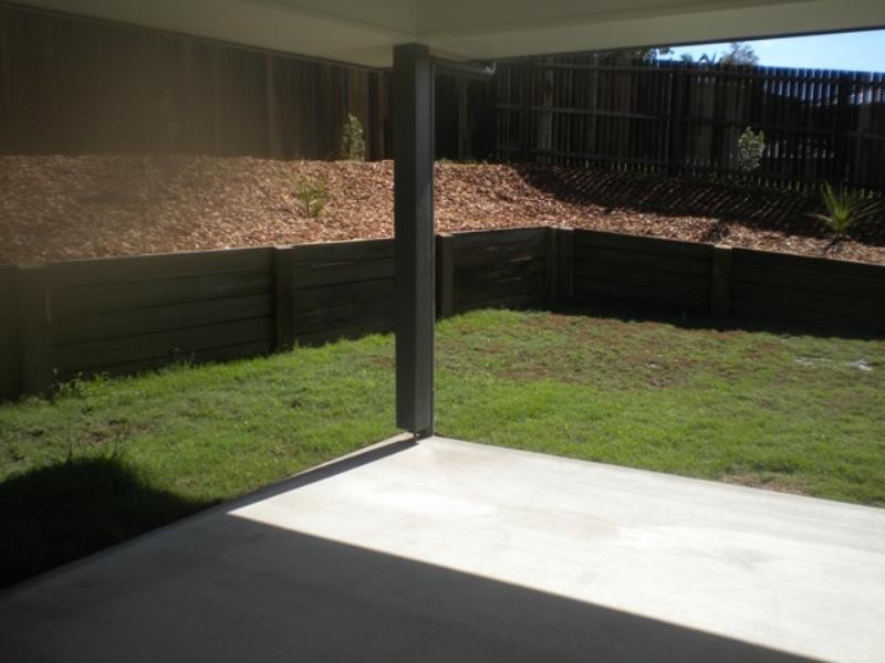 12 Eaglehawk Drive, Southside QLD 4570