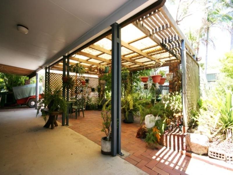 8 Manooka Drive, Rainbow Beach QLD 4581