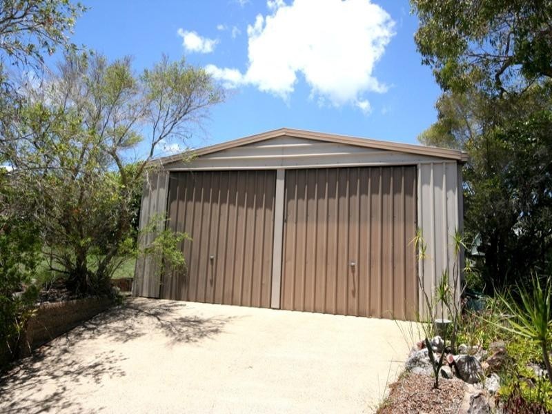 8 Manooka Drive, Rainbow Beach QLD 4581
