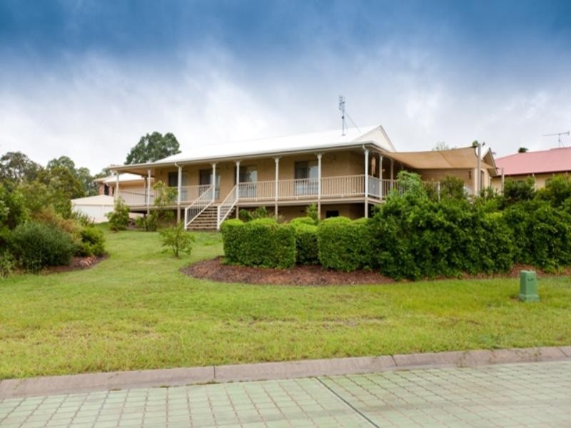 6 Henry Parkes Drive, Southside QLD 4570
