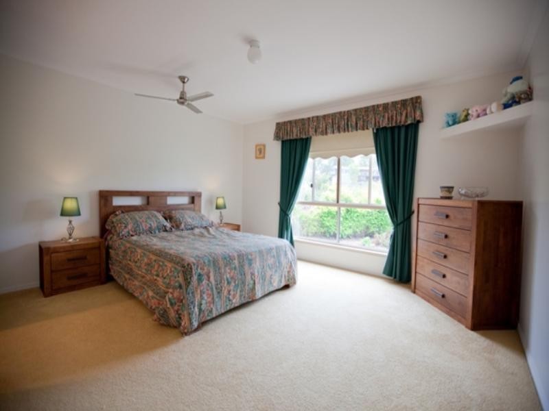 6 Henry Parkes Drive, Southside QLD 4570