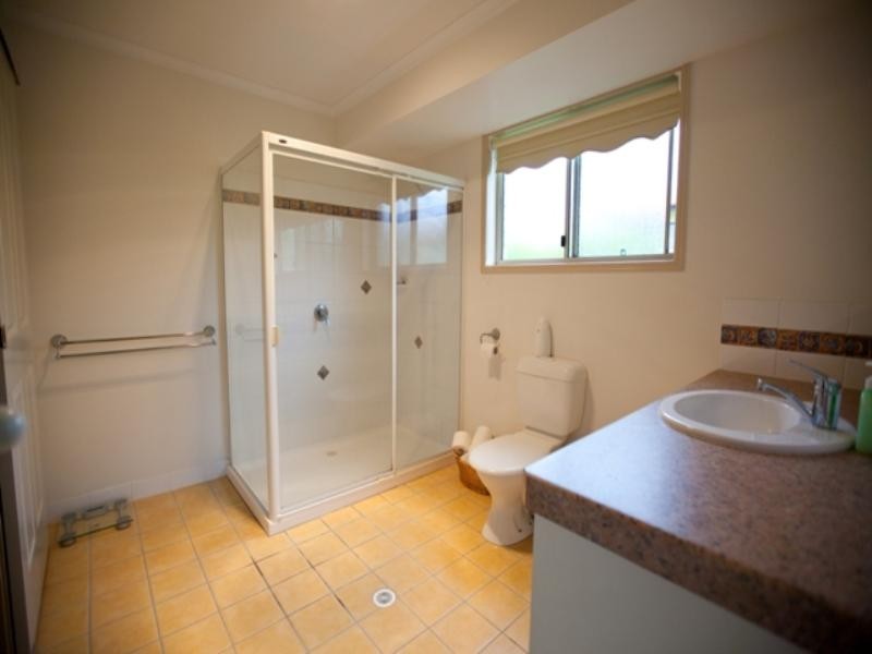 6 Henry Parkes Drive, Southside QLD 4570