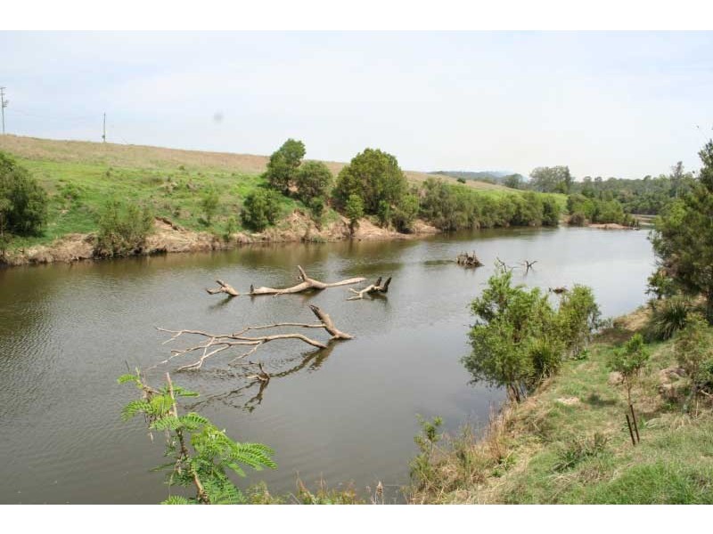 Bells Bridge QLD 4570