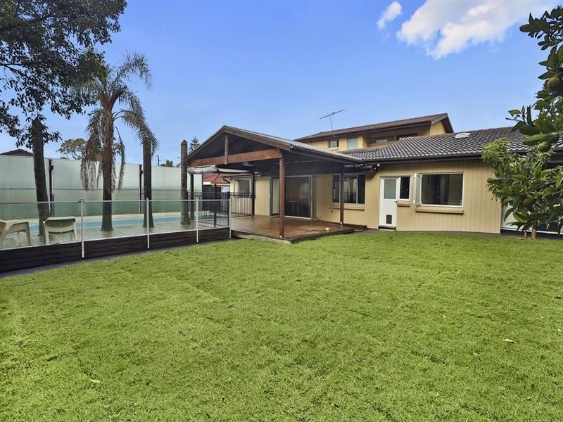 24 Iris Street, Frenchs Forest NSW 2086