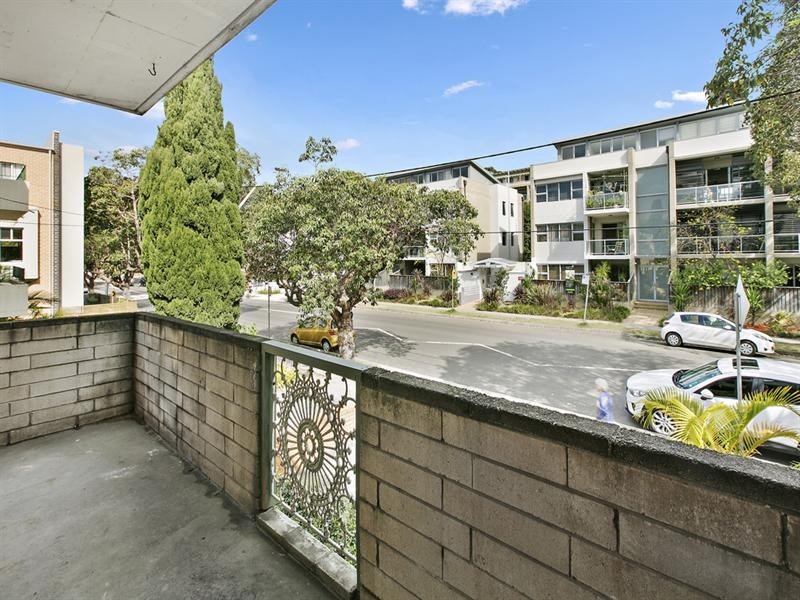 2/26 Pacific Parade, Dee Why NSW 2099