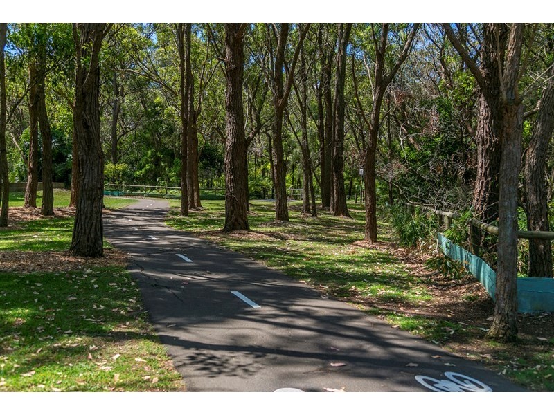 -Corner of Delmar Pde and Pittwater Road, Dee Why NSW 2099